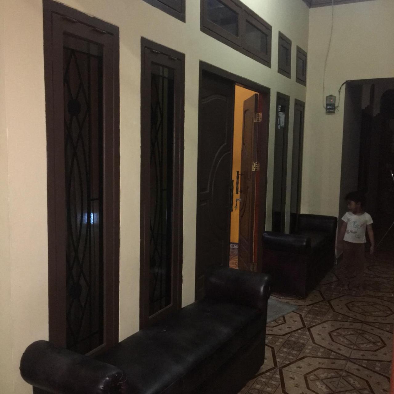 Aini Home Stay Ternate Esterno foto