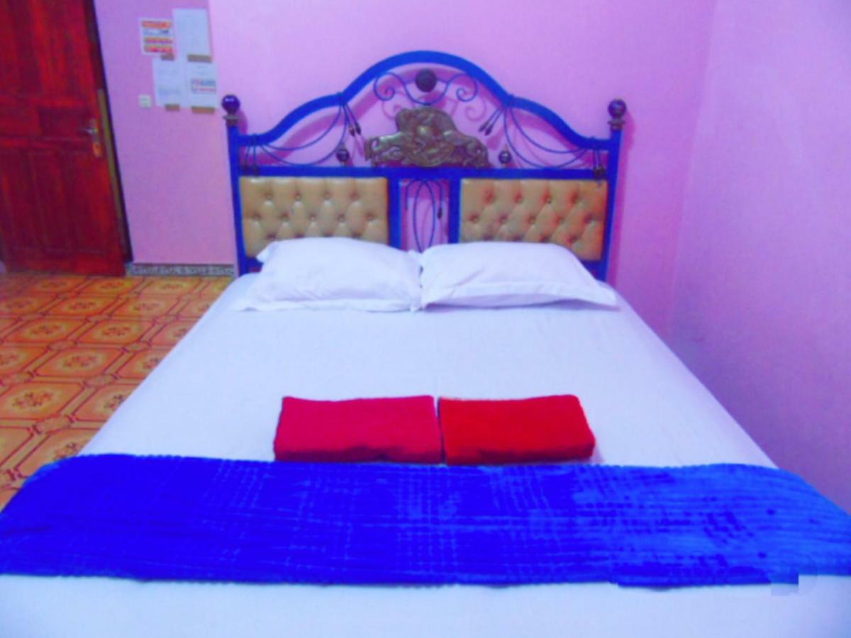 Aini Home Stay Ternate Esterno foto