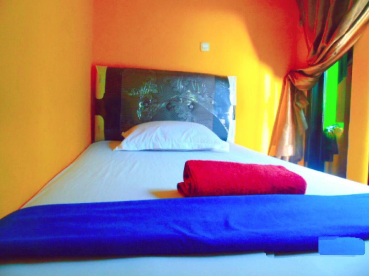 Aini Home Stay Ternate Esterno foto