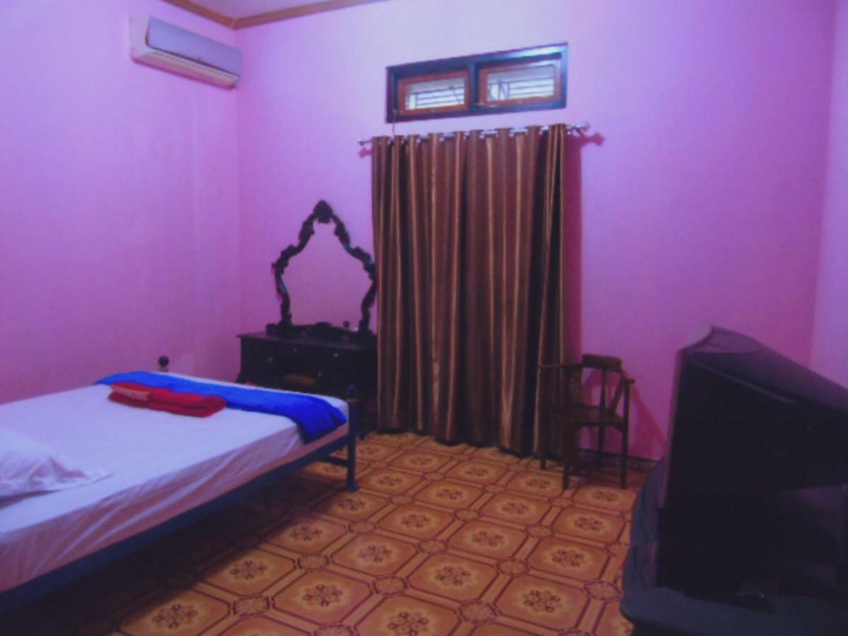 Aini Home Stay Ternate Esterno foto