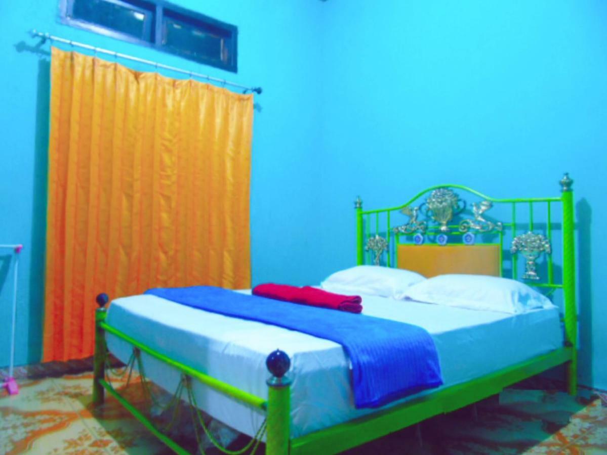 Aini Home Stay Ternate Esterno foto